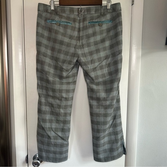 Abercrombie & Fitch Y2K Vintage Capri Pants. Gray and blue plaid. Size: 10. - Picture 5 of 7